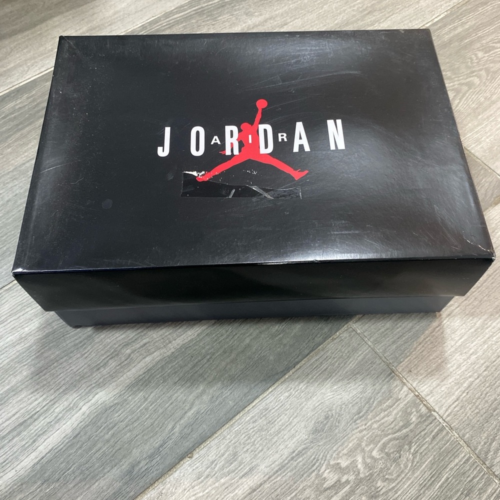 Men’s Air Jordan 8 Retro - Picture 5 of 6